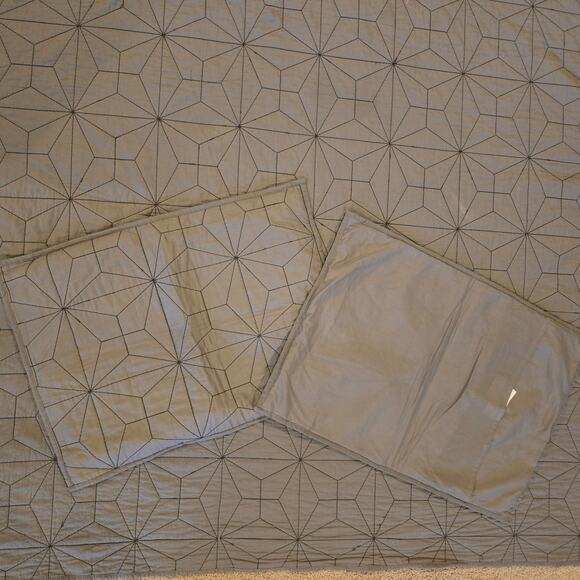 Urban Habitat Mason Coverlet Quilt 3 Piece Set Full/Queen Pillow Shams - Picture 5 of 11